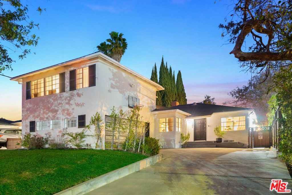 9001 Cresta Drive