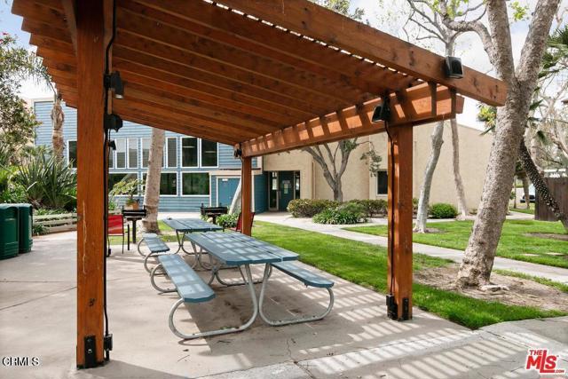 784 Seawind Way, Port Hueneme CA: https://media.crmls.org/mediaz/5462f128-d250-4467-ba8b-1e5ee5368f61.jpg