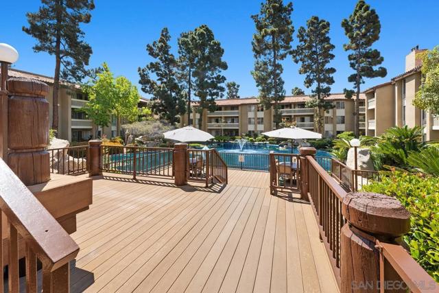 1855 Diamond St, San Diego CA: https://media.crmls.org/mediaz/54632a36-4647-4529-b777-45ae7b5d550a.jpg