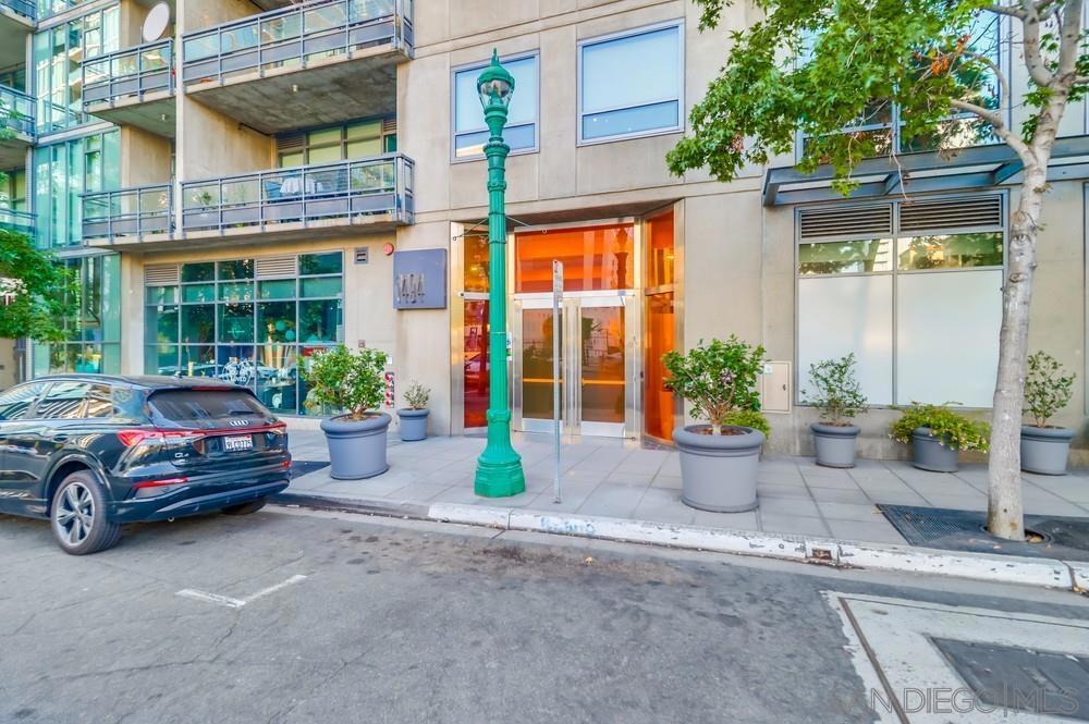 MLS #250035729SD img 2