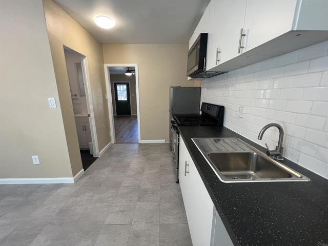 Image 3 of 14 For 2641 A Street