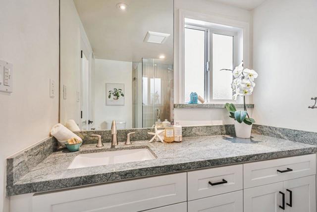 633 Highland Avenue, San Mateo CA: https://media.crmls.org/mediaz/5466bbcb-8bb8-406d-b30c-ce531208283c.jpg