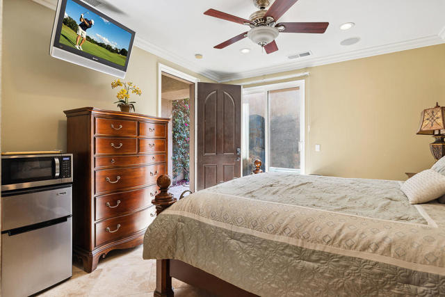 9 Via Santanella, Rancho Mirage CA: https://media.crmls.org/mediaz/546776f6-3d37-418d-9211-17ea7261b859.jpg