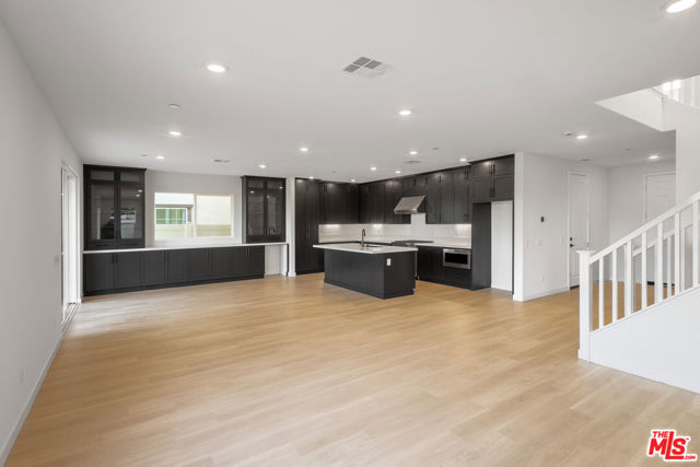 23725 Orange Blossom Dr, Newhall CA: https://media.crmls.org/mediaz/5467f7d9-8efc-4401-a29d-cbdd60057c5a.jpg