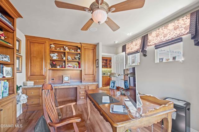 3194 Sunset Hills Boulevard, Thousand Oaks CA: https://media.crmls.org/mediaz/54697210-d082-40cf-8b2a-d29ccb50ce81.jpg