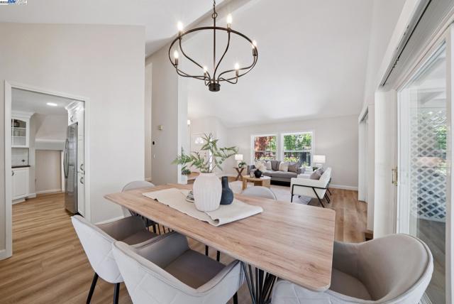 7467 Sundrop Ct, Pleasanton CA: https://media.crmls.org/mediaz/54699bf6-3adf-46b8-9123-a08853128384.jpg