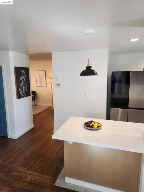 15373 Inverness St, San Leandro CA: https://media.crmls.org/mediaz/546b7a40-023a-4a13-b68b-c2180f519eab.jpg