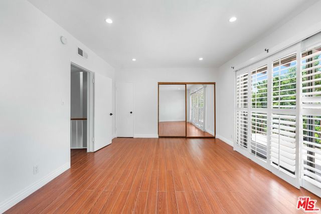 5229 Balboa Boulevard, Encino CA: https://media.crmls.org/mediaz/546c31ac-1ddd-4413-a296-42c48ceb84d3.jpg