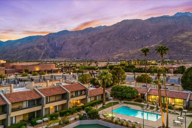 355 N Avenida Caballeros, Palm Springs CA: https://media.crmls.org/mediaz/546cbe24-4260-41ad-bd67-e35e3e375f2f.jpg