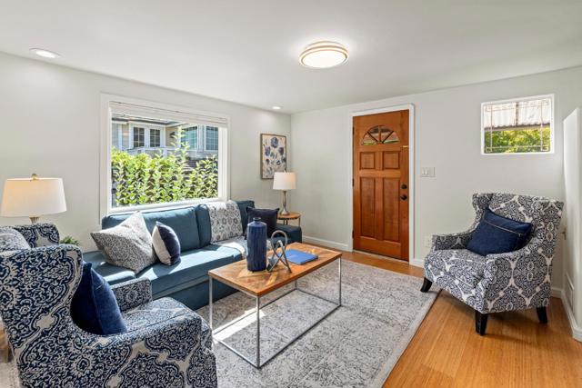 212 Gilbert Avenue, Menlo Park CA: https://media.crmls.org/mediaz/546e07ea-cd45-44d1-beef-2334bb97d7d2.jpg