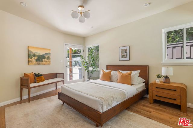 11349 Canton Drive, Studio City CA: https://media.crmls.org/mediaz/546e2b55-17e3-43d5-b02d-30c1c52a0b0f.jpg