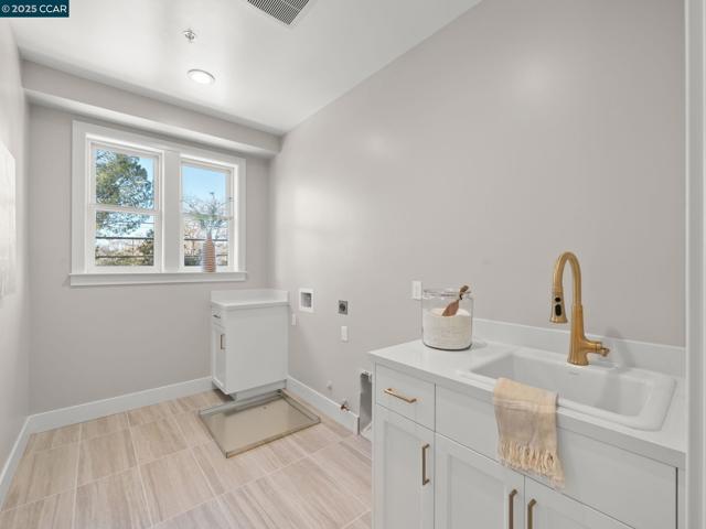 245 Haleena Place, Walnut Creek CA: https://media.crmls.org/mediaz/546ff7ba-e60e-4a29-8b68-0bdcdf69d4cb.jpg