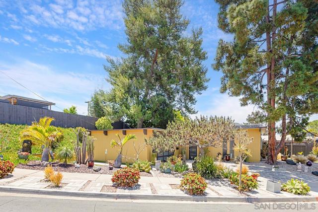 3455 Aldford Dr, San Diego CA: https://media.crmls.org/mediaz/54700101-25ae-4815-83b9-ee6d472edd2d.jpg