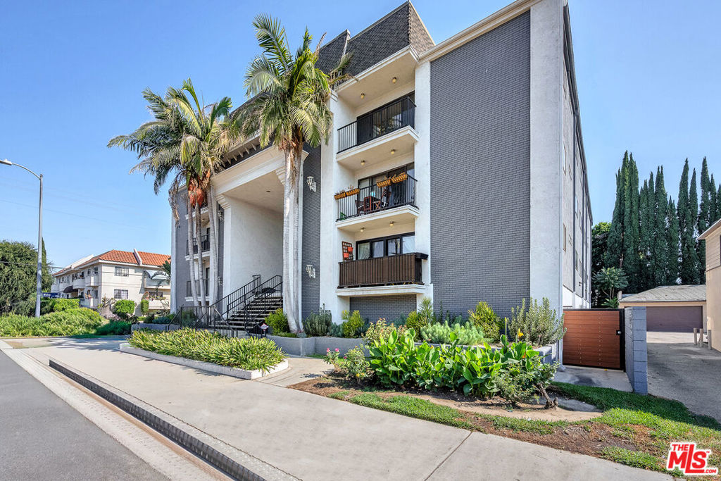 14804 Magnolia Boulevard #12