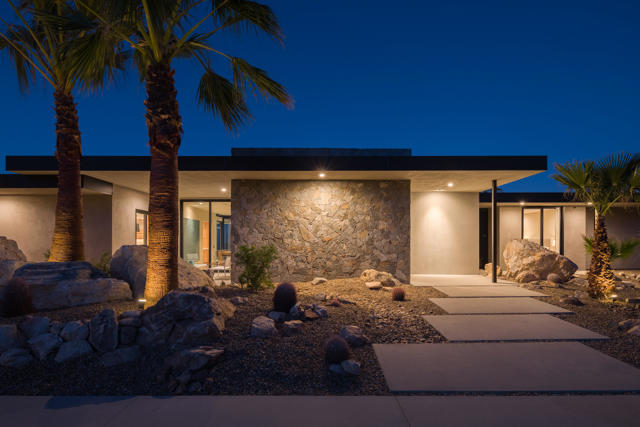 71270 Oasis Trail, Palm Desert CA: https://media.crmls.org/mediaz/5470db02-5fa7-494a-bb6b-3829b4a47cef.jpg