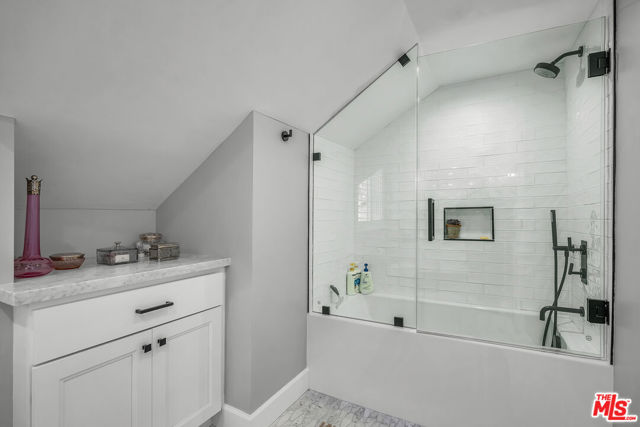 751 Westholme Avenue, Los Angeles CA: https://media.crmls.org/mediaz/5471790b-5e4d-4342-bb43-6d5e827daf1a.jpg