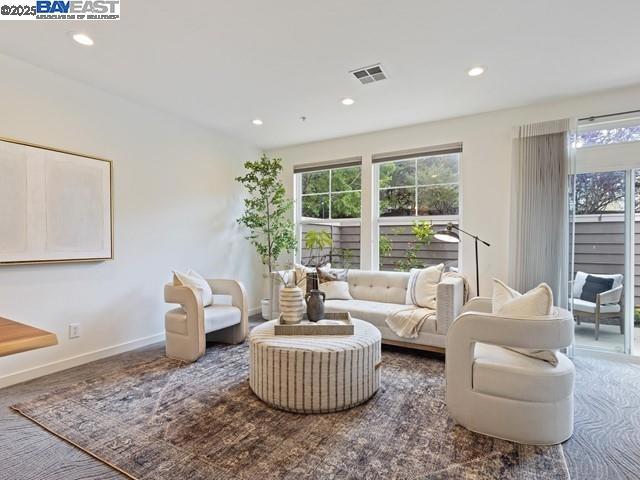 130 Sutter Creek Ln, San Ramon CA: https://media.crmls.org/mediaz/54717b72-6d7b-41db-be76-adc51c9d9709.jpg