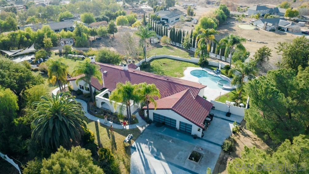 37389 Avenida Chapala