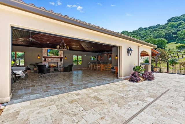 1405 Lakeview Court, San Martin CA: https://media.crmls.org/mediaz/547246c9-447e-4732-9999-1fff927d9a99.jpg