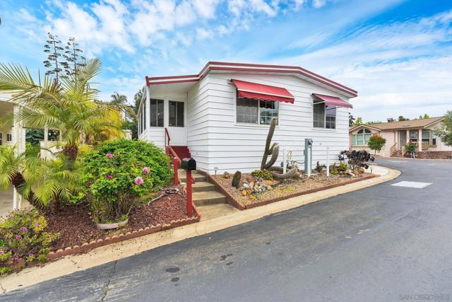 525 W El Norte Pkwy, Escondido CA: https://media.crmls.org/mediaz/547262be-fb4f-4216-bbb0-a695bd863dc7.jpg