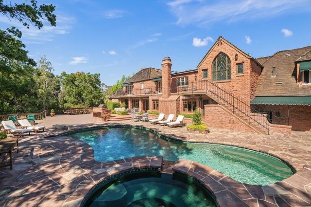 12359 Farr Ranch Road, Saratoga CA: https://media.crmls.org/mediaz/54727c63-de26-4fb3-bfd3-634c70f4f86e.jpg