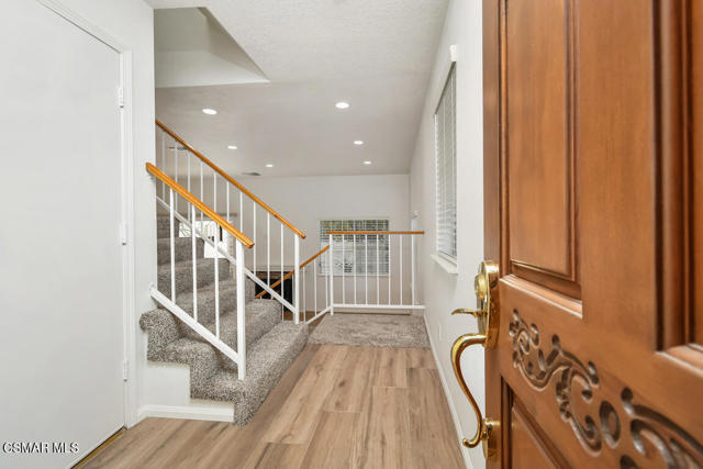 251 Hill Ranch Drive, Thousand Oaks CA: https://media.crmls.org/mediaz/547304a7-3885-4366-a09d-a4d6b75b5069.jpg