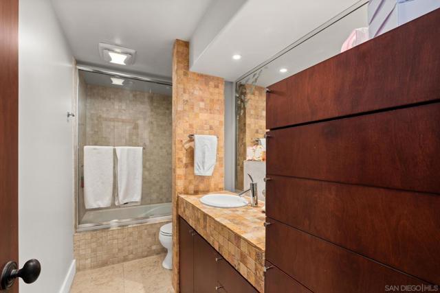 59 Tunapuna Ln, Coronado CA: https://media.crmls.org/mediaz/54732ddf-5fe0-4c9e-977b-61c0fa828fd4.jpg