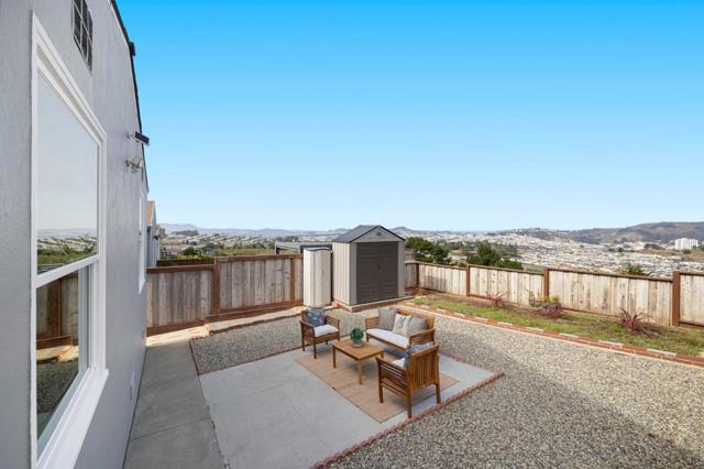 751 Skyline Drive, Daly City CA: https://media.crmls.org/mediaz/54737afd-7ec8-4bca-84de-2984bda58ec7.jpg