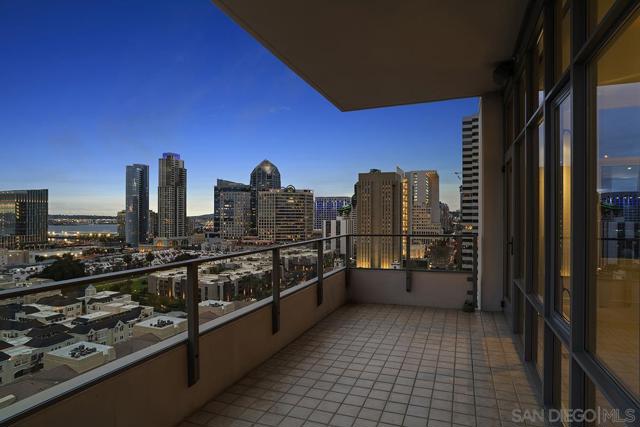 550 Front Street, San Diego, California 92101, 2 Bedrooms Bedrooms, ,2 BathroomsBathrooms,Condominium,For Sale,Front Street,250018930SD