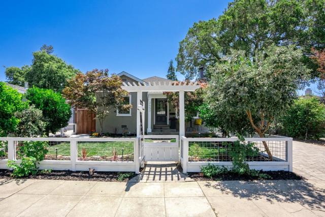 2653 Brewster Avenue, Redwood City CA: https://media.crmls.org/mediaz/547525f9-420b-4059-b0b2-e92f9d1ea4b5.jpg