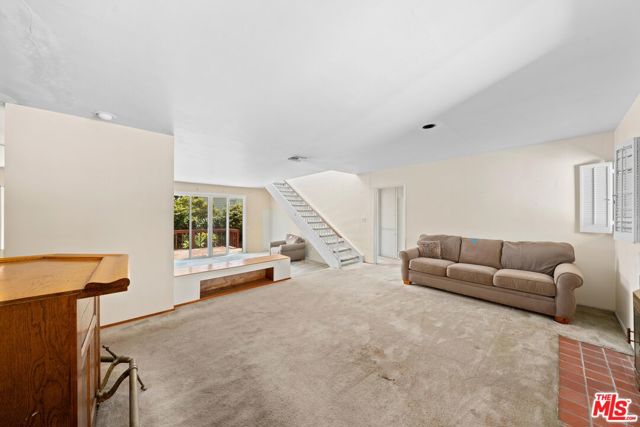 3512 Inglewood Boulevard, Los Angeles CA: https://media.crmls.org/mediaz/54754cb7-29d0-4c32-9448-5d8ad18bba00.jpg