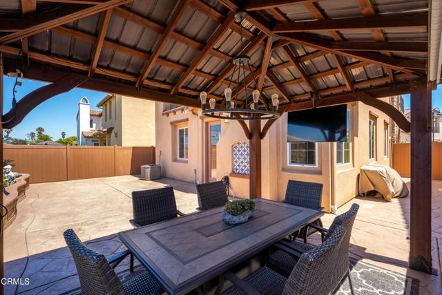 1521 Thorpe Trail, Oxnard CA: https://media.crmls.org/mediaz/547580cc-b90f-44e3-a2ca-1c86859aab67.jpg