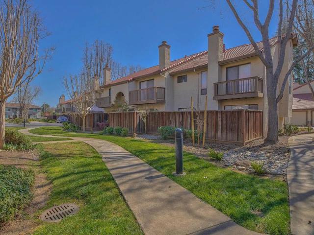 719 Gettysburg Way, Gilroy CA: https://media.crmls.org/mediaz/54763525-baf2-4437-9ea4-c914d4f95c57.jpg