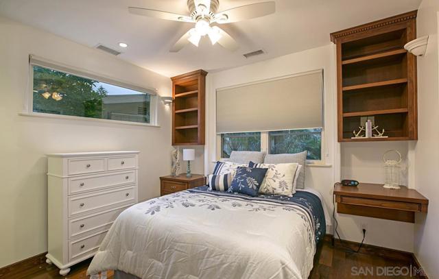 1150 Pine St, Coronado CA: https://media.crmls.org/mediaz/54774c48-3072-4790-b139-af3d8f3baa0d.jpg