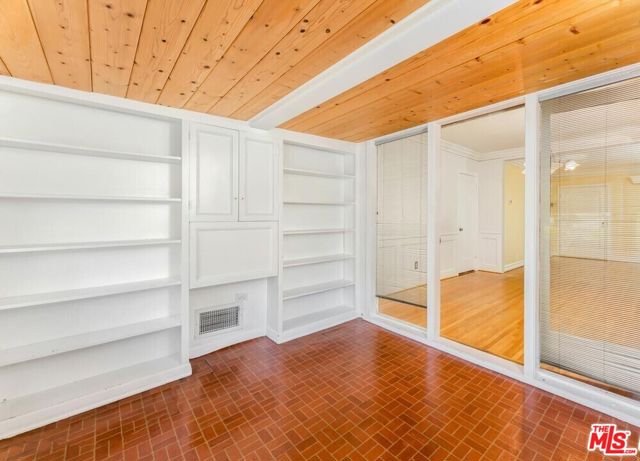 1710 Oakwood Street, Pasadena CA: https://media.crmls.org/mediaz/54782c95-293d-42fa-8ea6-0bf31cc4ee5b.jpg