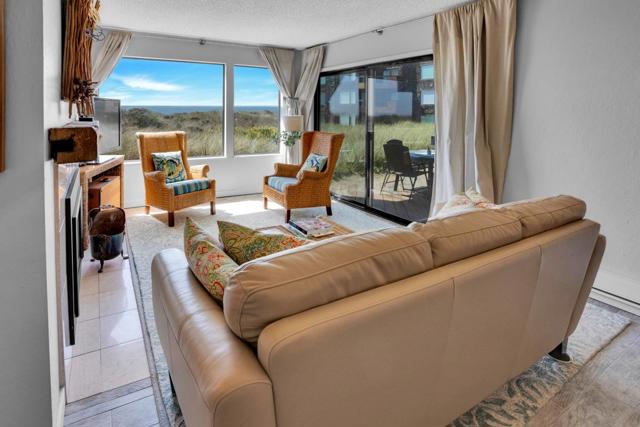 101 Shell Drive, Watsonville CA: https://media.crmls.org/mediaz/547842e7-abb0-4659-afe9-13d70b3c335e.jpg