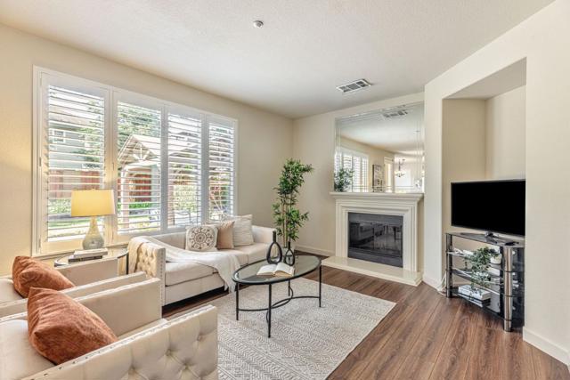 5889 Woodrose Way, Livermore CA: https://media.crmls.org/mediaz/54785913-a1fe-45d4-a2de-f6c9ae5b0165.jpg