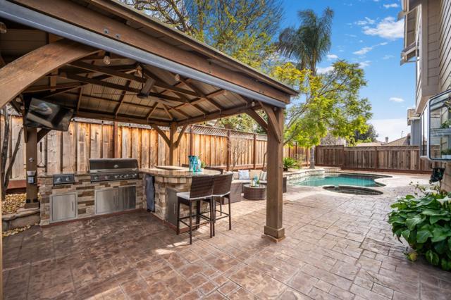 17440 Calle Mazatan, Morgan Hill CA: https://media.crmls.org/mediaz/5478c124-3b07-4483-86d9-f7a697484524.jpg