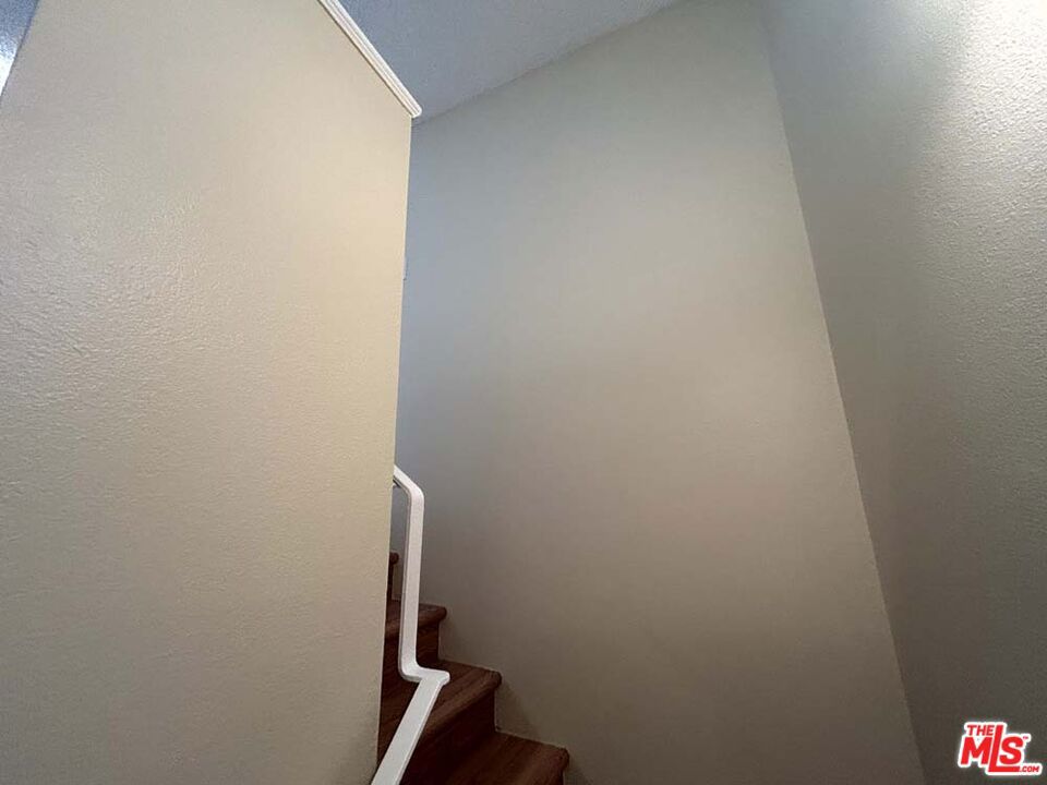 https://media.crmls.org/mediaz/547917fe-6f63-40ad-b4e6-aa7f1580d56a.jpg?preset=X-Large