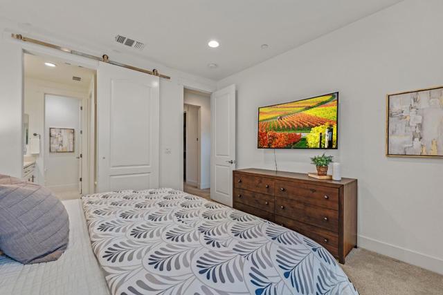 1965 Colony Street, Mountain View CA: https://media.crmls.org/mediaz/54793d14-c4bc-4a21-b760-937b37fbac57.jpg