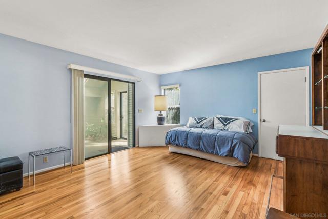 Image 19 of 29 For 5912 La Jolla Blvd