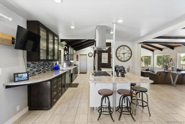 2824 Scenic View Rd, Alpine CA: https://media.crmls.org/mediaz/5479ab24-39b2-4fb2-a0fb-0eaa2203e862.jpg