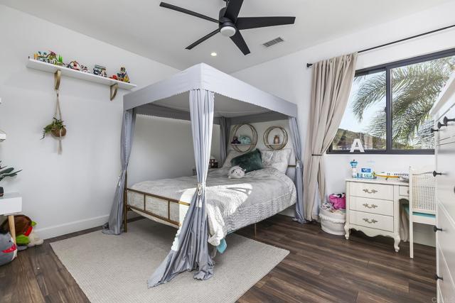 328 AMY WAY, Alpine CA: https://media.crmls.org/mediaz/547a20e9-5821-451b-be53-7efecb40fd28.jpg