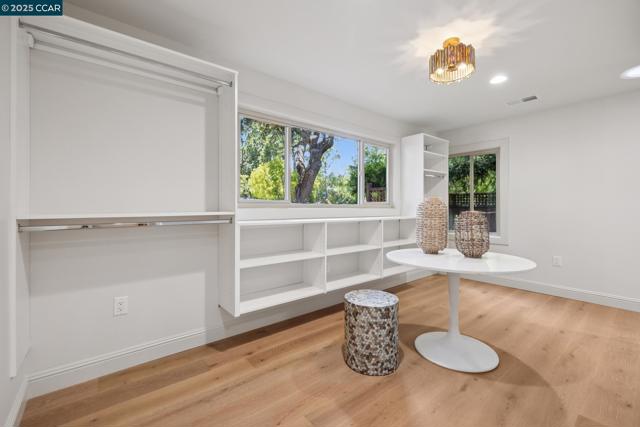 312 Soule Ave, Pleasant Hill CA: https://media.crmls.org/mediaz/547a427a-765d-4cdc-af1f-469c9e36f47f.jpg