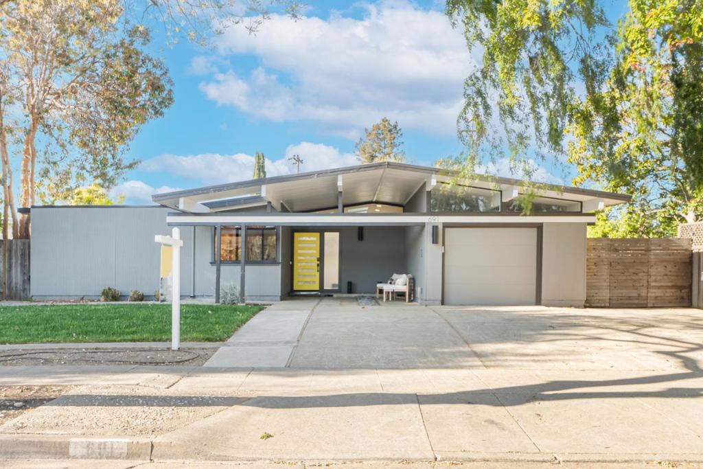 691 Dunholme Way