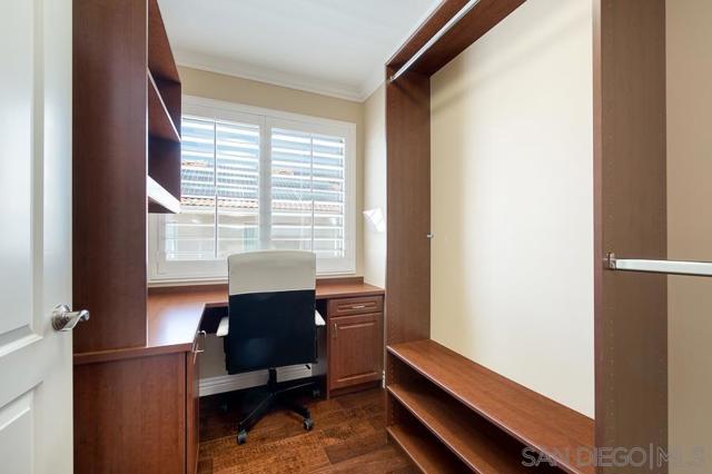 7820 Roan Rd, San Diego CA: https://media.crmls.org/mediaz/547bd948-b84b-4f90-b301-d193263c74b6.jpg