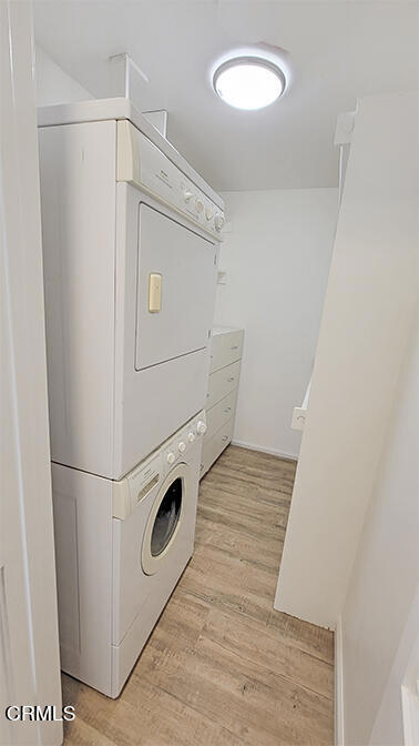 2977 Harbor Boulevard, Oxnard CA: https://media.crmls.org/mediaz/547c0d6e-c237-4d62-a621-f357f7755a91.jpg