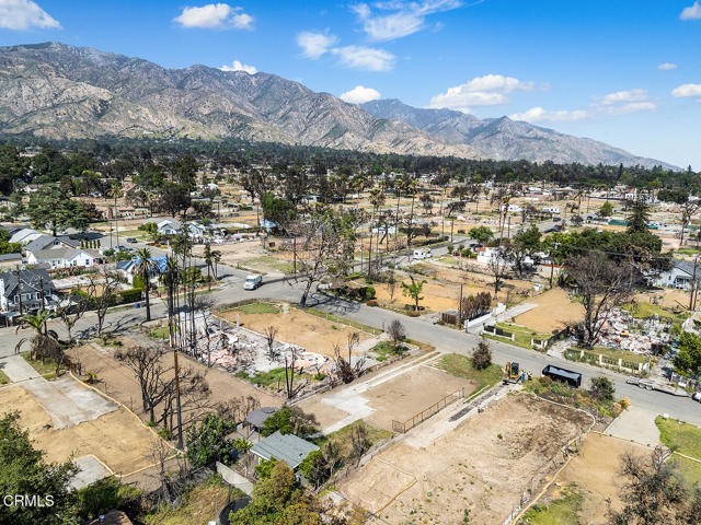 2669 Glen Ave, Altadena CA: https://media.crmls.org/mediaz/547c24ce-6448-45d8-92cf-c793c2f25da3.jpg