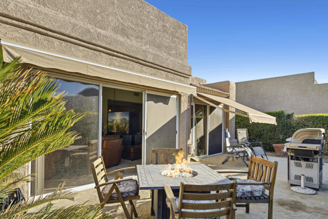 48538 Via Amistad, La Quinta CA: https://media.crmls.org/mediaz/547c37bf-3781-4cd3-a6af-419f00ea6138.jpg