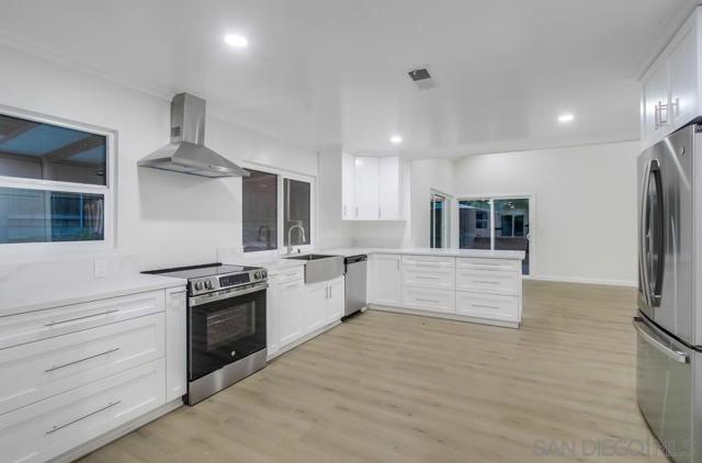 4512 Terraza Ct, San Diego CA: https://media.crmls.org/mediaz/547c45f5-1077-4010-bcea-8ec2588db115.jpg